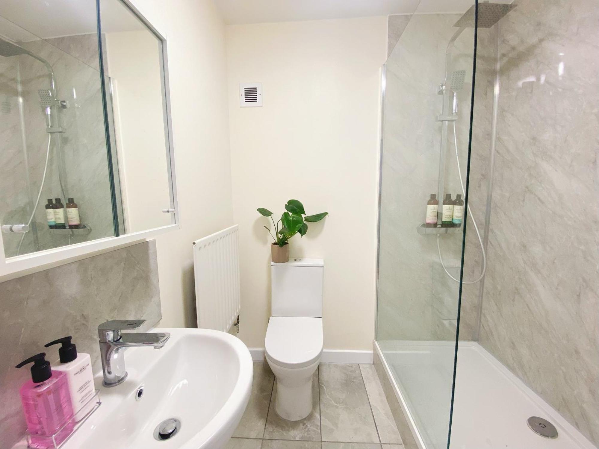 Rarefind Shepherds Bush Flat 1 Min To Tube Station *