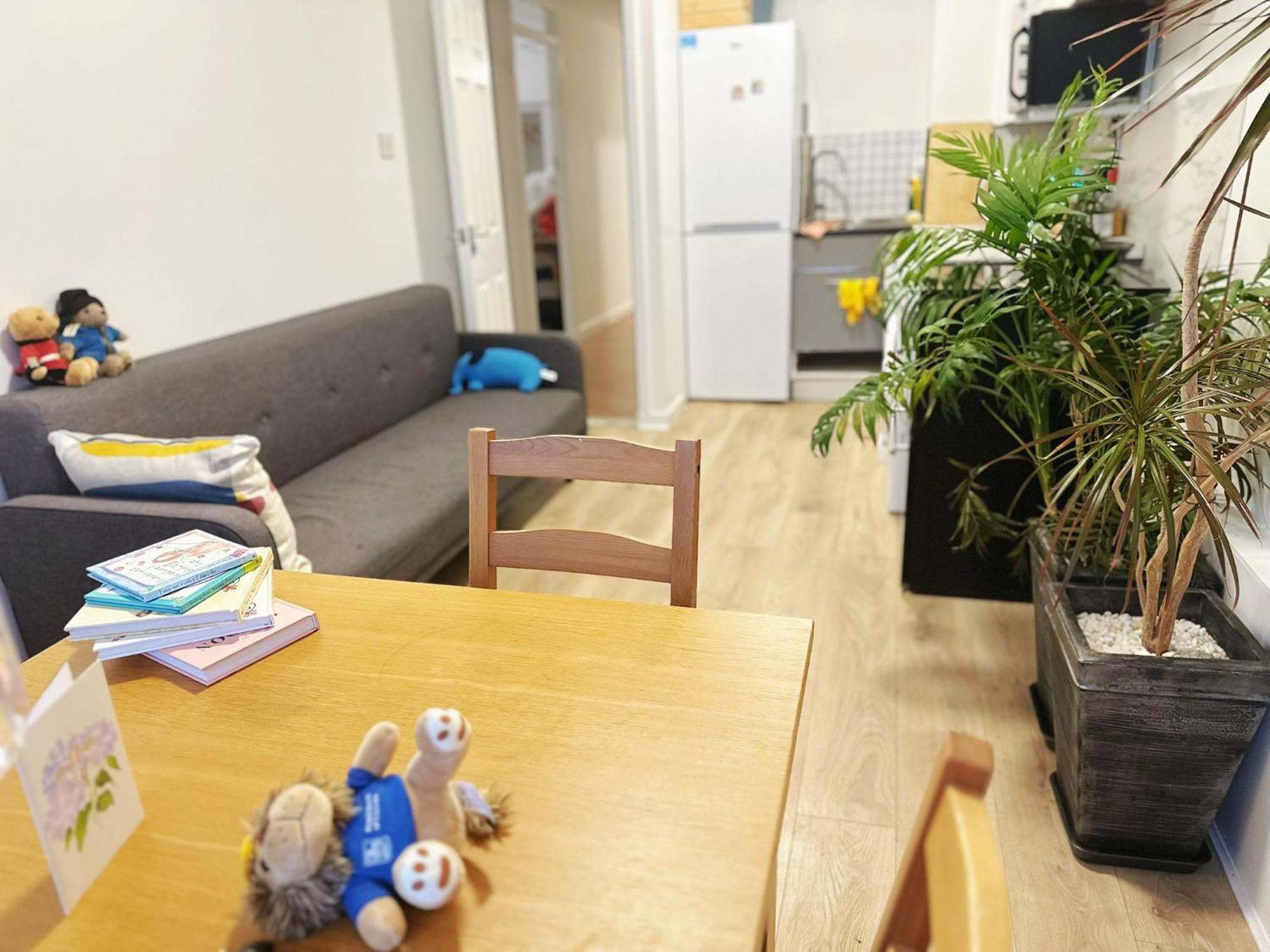 Rarefind Shepherds Bush Flat 1 Min To Tube Station *