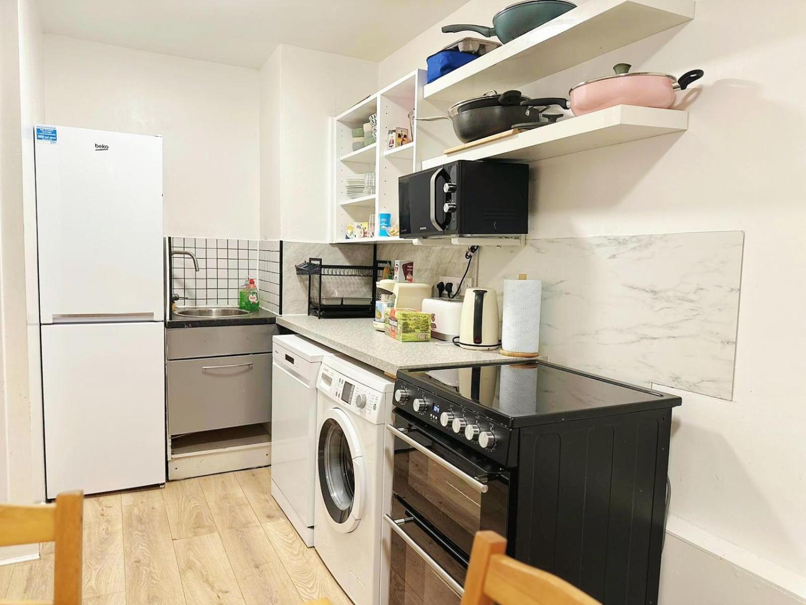 Rarefind Shepherds Bush Flat 1 Min To Tube Station * London